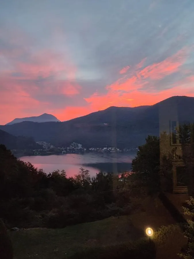 La Finestra Sul Lago Brusimpiano Италия